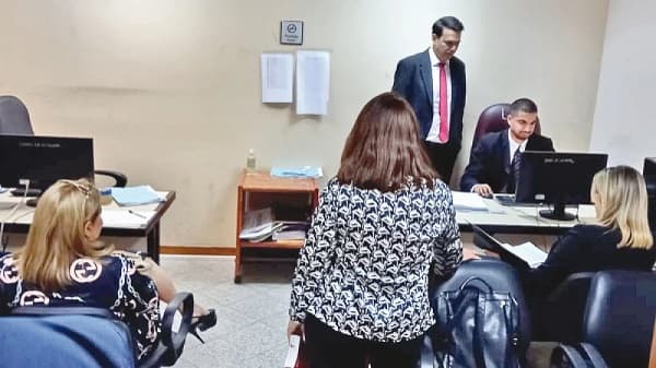 Confirman a jueces que juzgarán a exabogada de RGD