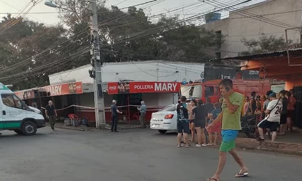 Explosión de garrafa destruye pollería y deja grave a su dueño en Fdo. de la Mora