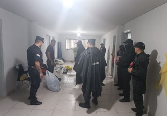 Allanan celda de “Tío Rico” y casa de Belotto tras crimen de militar