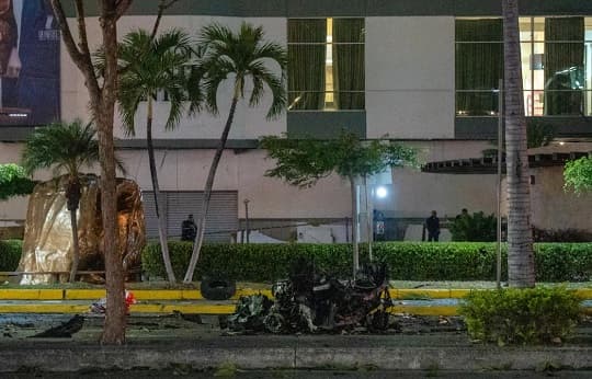 Explosión de presunto coche bomba en Ecuador deja un muerto y más de 30 heridos