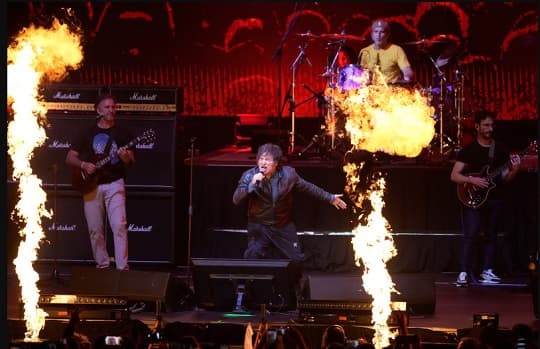 Milei realizó un concierto para presentar su nuevo libro