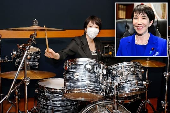 Sanae Takaichi, la primera mujer ministra de Japón, fue baterista y expresentadora de TV