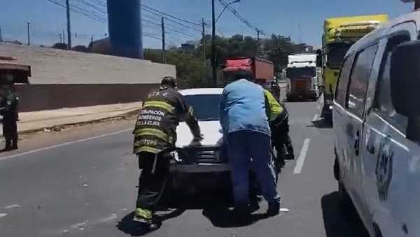 Múltiple choque en Tres Bocas bloquea el tránsito en Acceso Sur