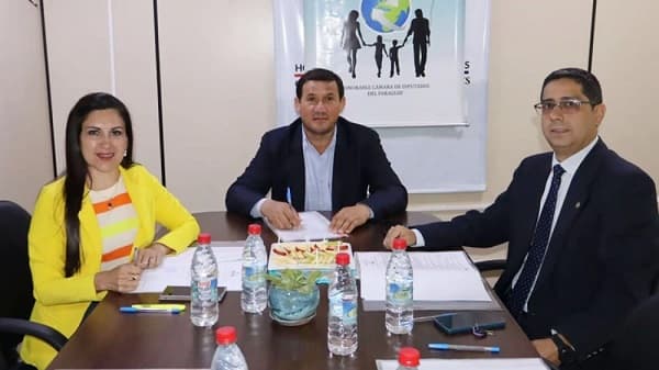 Diputados debaten ley para frenar la migración juvenil