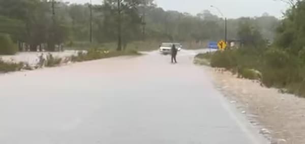 Ruta D022 cortada por desborde de arroyos en Itapúa