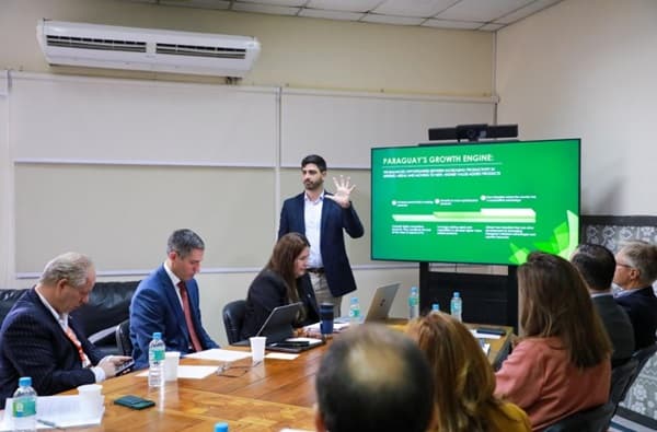 Empresarios neerlandeses apuntan a invertir en la hidrovía paraguaya