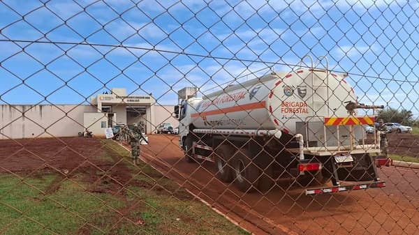 Denuncia por falta de agua potable y riesgo de motín en el penal de Minga Guazú