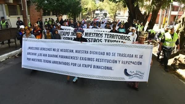 Indígenas logran renuncia del presidente del INDI