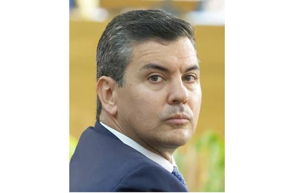 Peña rechaza denuncia de exempleada sobre dinero y visitas