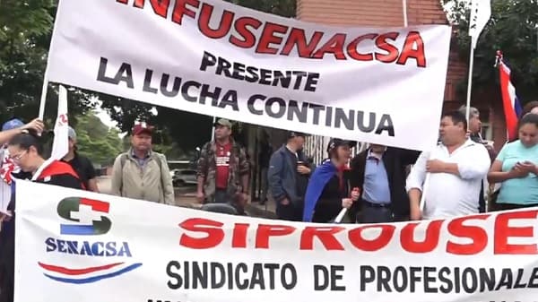 Senacsa inicia huelga por aumento salarial del 40%