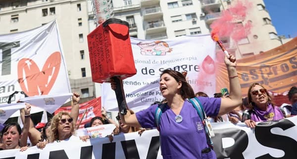 Senado argentino derrota a Milei y restituye fondos clave