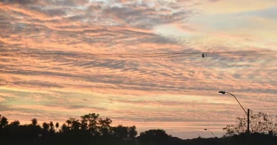 Jueves caluroso y con chaparrones en el norte del país