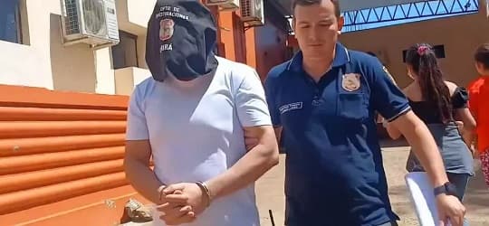 Detienen a docente acusado de abuso sexual: estaba escondido en la casa de la directora donde trabajaba