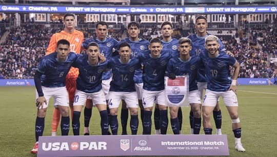 Alfaro renueva casi todo el once de Paraguay ante México
