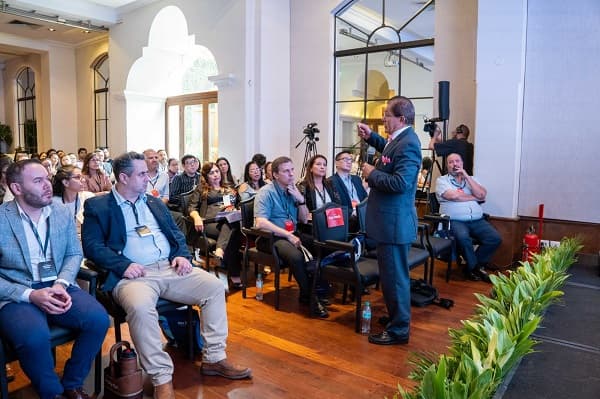 Jornada científica fortalece respuesta a emergencias obstétricas