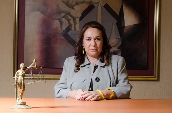 Hermana de Lalo Gomes traba audiencia preliminar por coima en caso Mercat