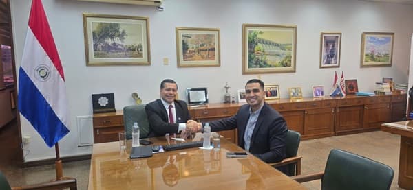 Peña exige respuestas a Essap y ANDE por la deuda