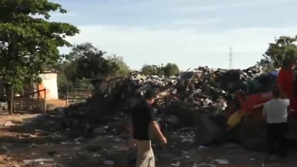 Operativo conjunto limpia vertedero clandestino del Banco San Miguel tras cinco años de reclamos