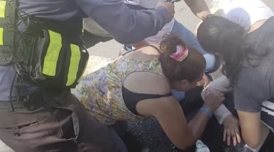 Joven fue atropellada frente al Parque Ñu Guasu tras huir de una presunta agresión por parte de su pareja