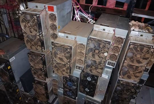 Incautan 56 máquinas de criptominería ilegal en PJC