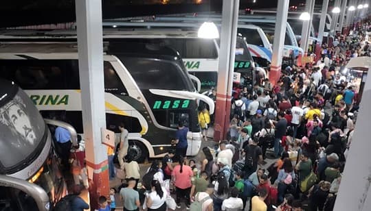 Éxodo navideño colma la Estación de Buses de Asunción