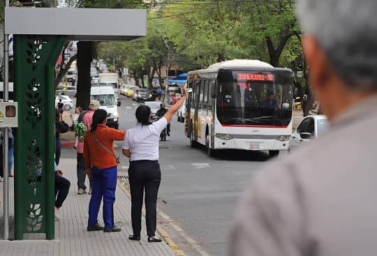 Choferes confirman huelga para mañana y miércoles tras no llegar a un acuerdo con el Gobierno