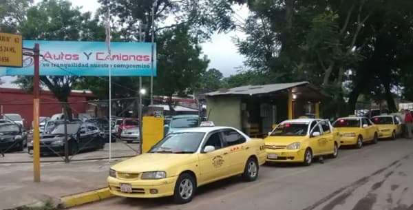 Taxistas de Asunción buscan salida ante auge de plataformas