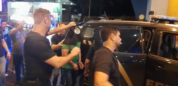 Alerta nacional y captura en aeropuerto de ex jefe policial de Brasil