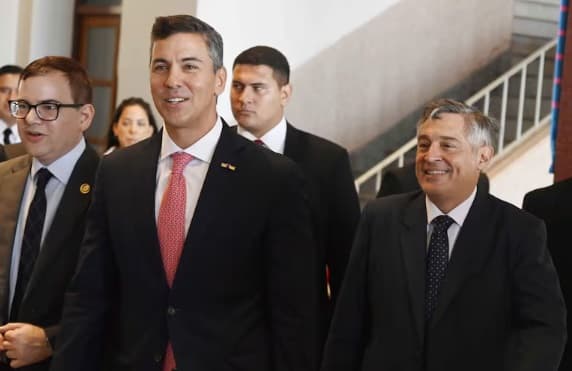 Ramírez defiende compra de materiales educativos por USD 7,3 millones a primo de Primera Dama