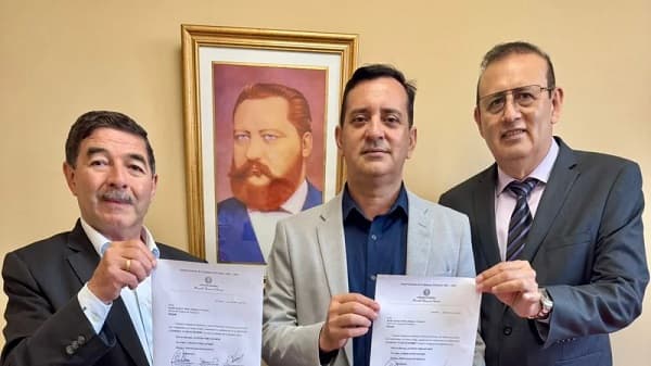 Senadores colorados crean nueva bancada “11 de Setiembre” tras dejar HC