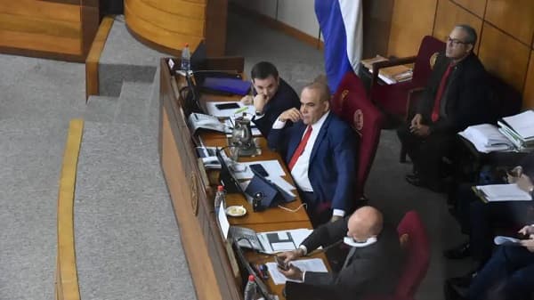 Feriado extra en enero: Senado impulsa decreto para el 2 de enero