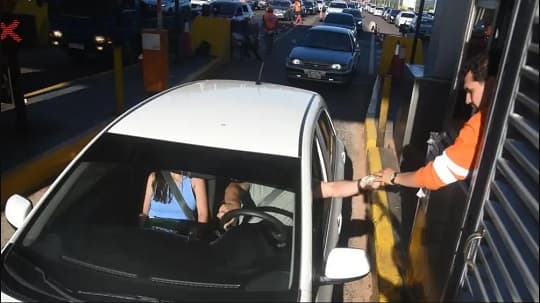 Más de 50.000 vehículos cruzaron los peajes de Ypacaraí y San Bernardino en un solo día