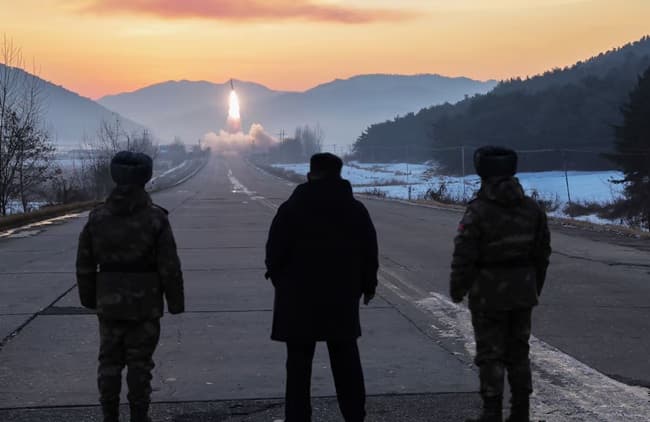 Ensayo de misiles de Pyongyang crea tensión con Japón