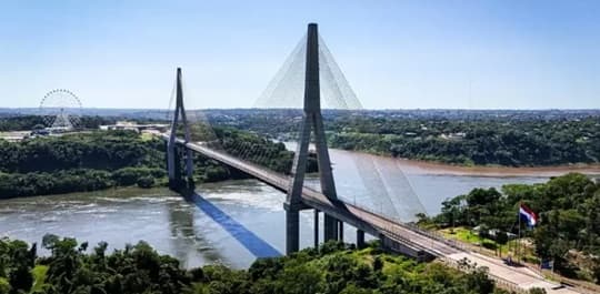 Ya pueden cruzar buses de turismo por el Puente de la Integración