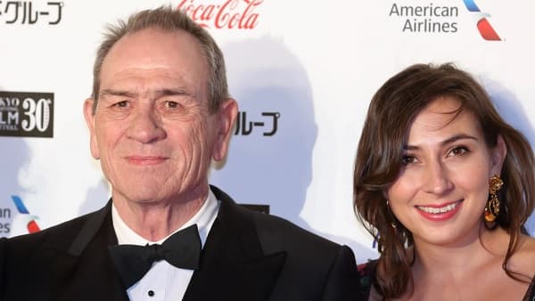 Hallan muerta a hija de Tommy Lee Jones en día de Año Nuevo