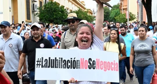 Senado recibirá hoy a maestros para analizar cambios en la Caja Fiscal