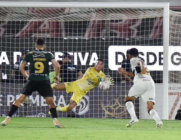 Roja, penal y VAR: Olimpia iguala con Rubio Ñu