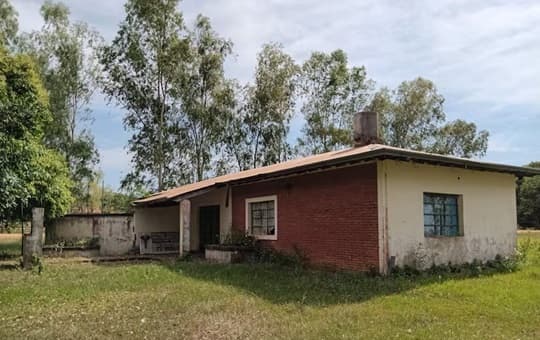 Puesto de salud opera en lechería en Itacurubí