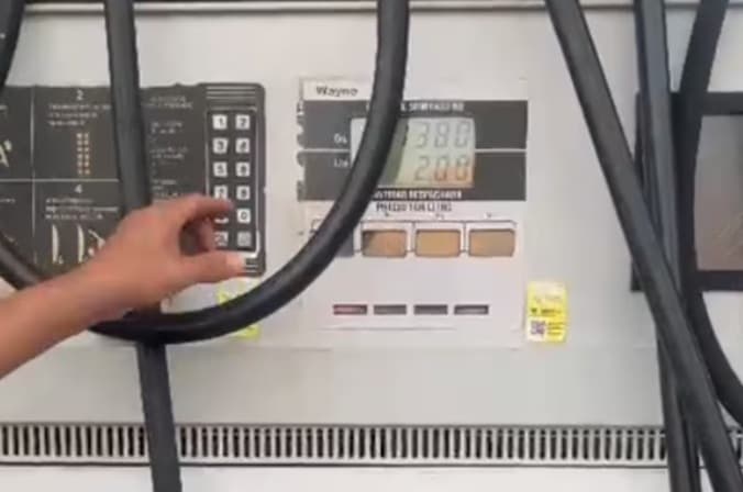 Video denuncia carga menor en estación con sello Petropar