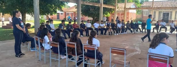 Caja fiscal: docentes activan “paro activo” en escuelas