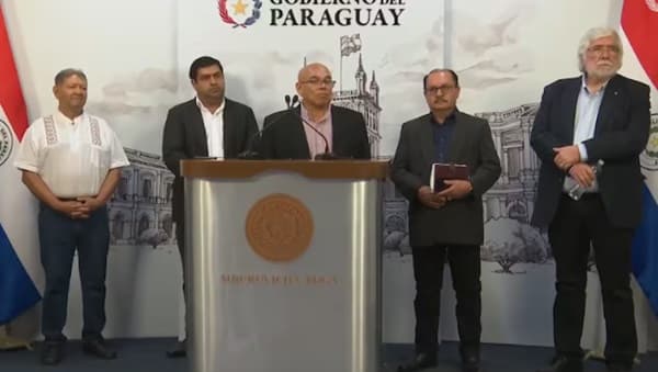 Conferencia de prensa de los radialistas del interior.