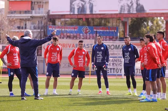 Albirroja entrena en Atenas previo a amistoso con Grecia