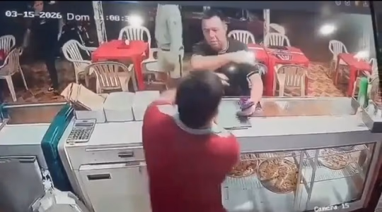 Precandidato colorado agrede a trabajador en pizzería