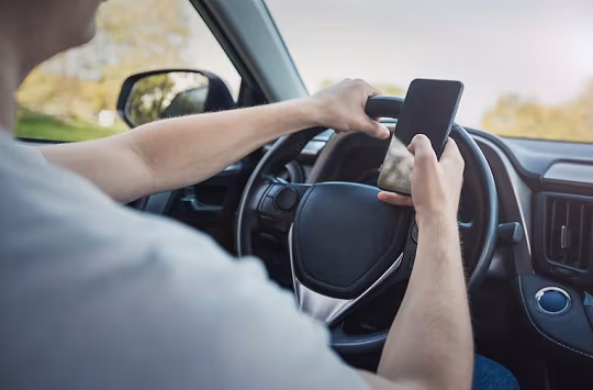 Choferes de Uber y Bolt extienden jornadas por combustible