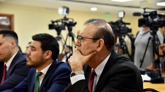 Debate político por el futuro de Erico Galeano