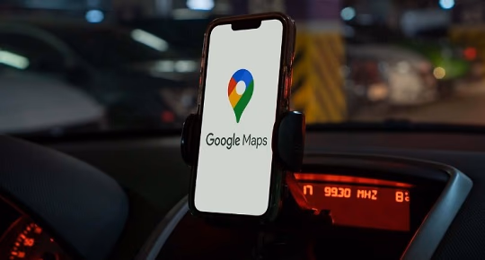 Malas prácticas al volante alteran datos de Waze y Google Maps