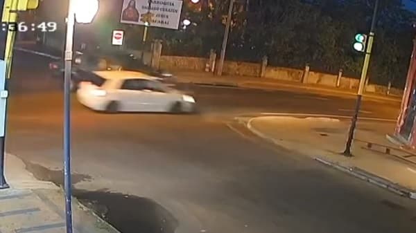 Impactante accidente entre dos vehículos en Ypacaraí