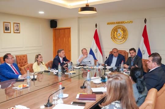 Caja Fiscal: Docentes ven avances, pero no hablan de acuerdo