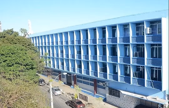 Padres denuncian irregularidades en fondos del Colegio Salesianito