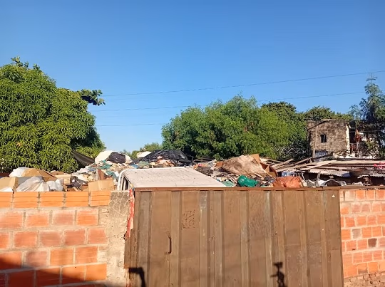Intervienen vertedero clandestino en el barrio San Pedro